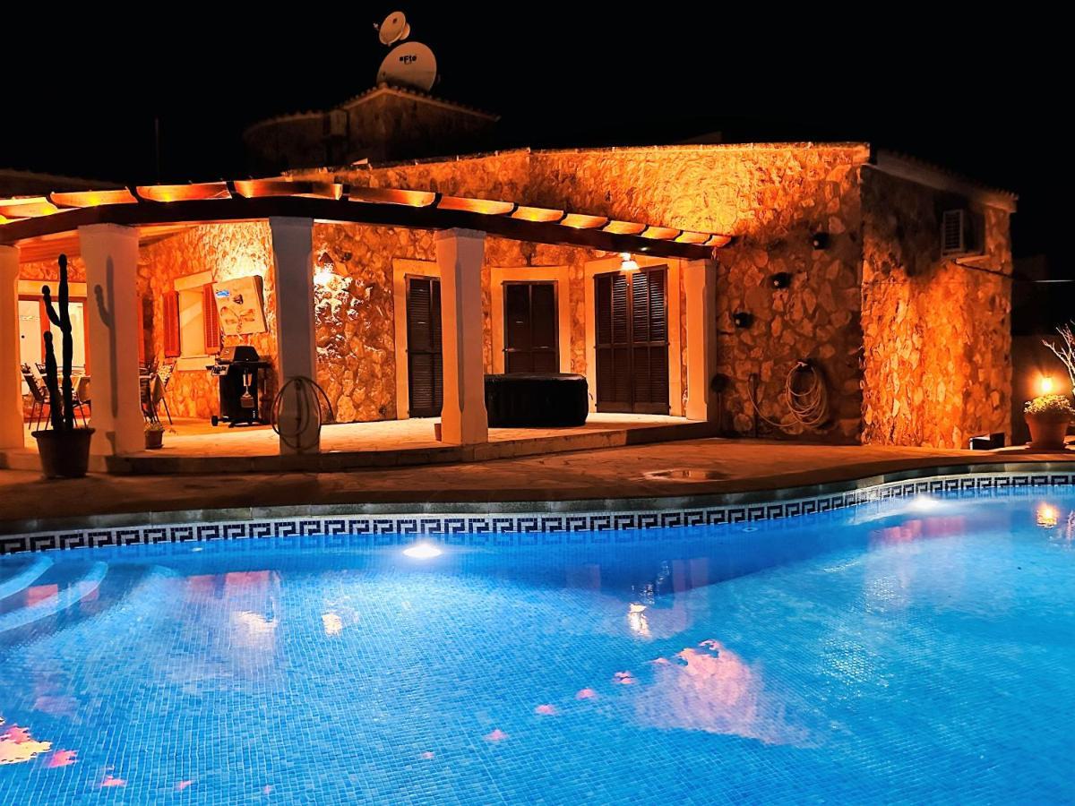 Villa Sanchez In Strandnahe Mit Pool, Jacuzzi, Klima, Wifi, Gas Bbq Santanyi Exterior photo