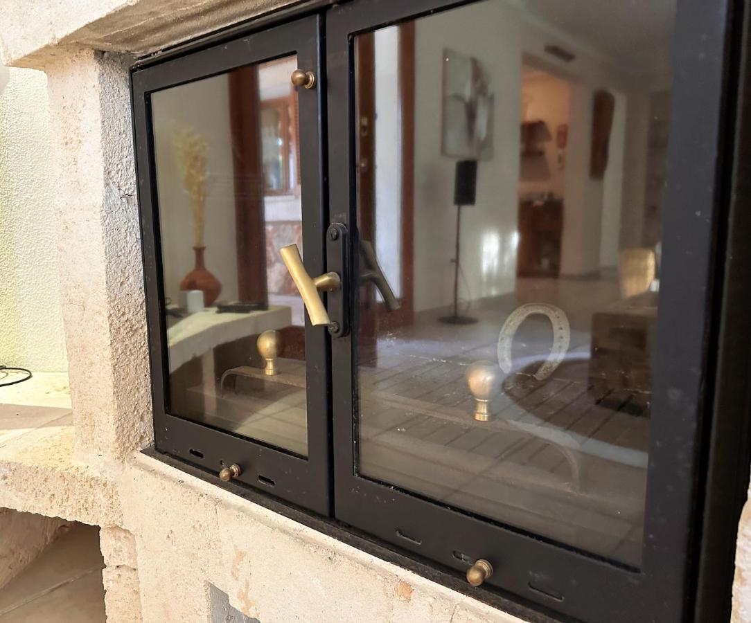 Villa Sanchez In Strandnahe Mit Pool, Jacuzzi, Klima, Wifi, Gas Bbq Santanyi Exterior photo